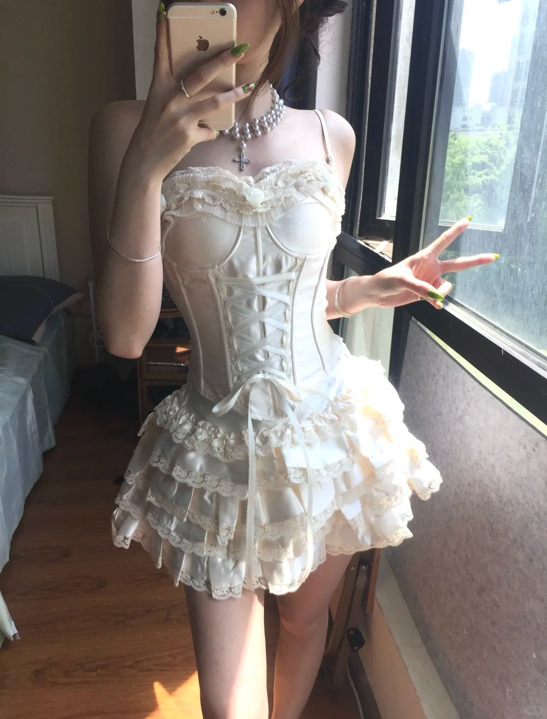 Vintage White Spaghetti Strap Corset With Satin Lace Trim 17Th Birthday Homecoming Dresses Secondary image