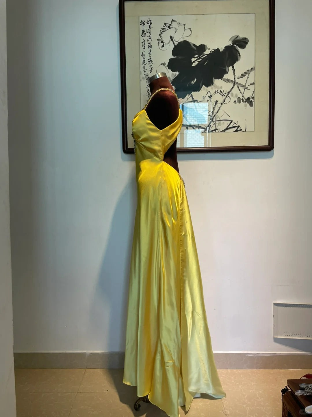 Vintage Yellow Fitted Halter Neck Satin Long Prom Dresses Evening Dresses Bridesmaid Dresses