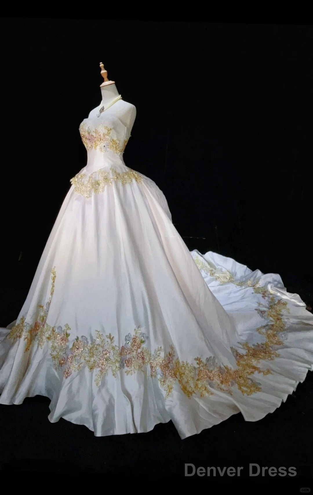 White A Line Strapless Satin Sequins Long Prom Dress Embroidered Applique Wedding Dresses