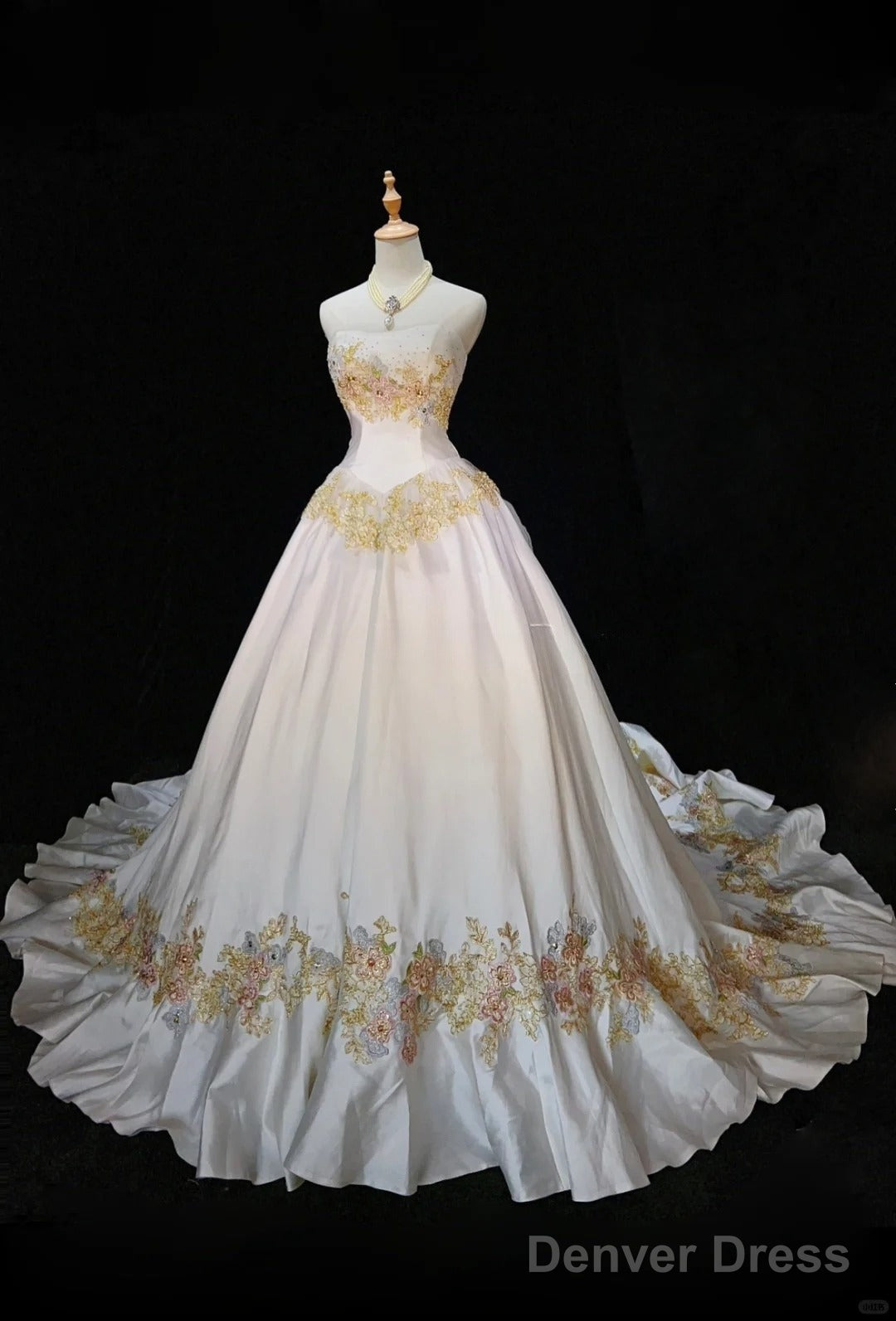 White A-Line Strapless Satin Sequins Long Prom Dress Embroidered Applique Wedding Dress Main image