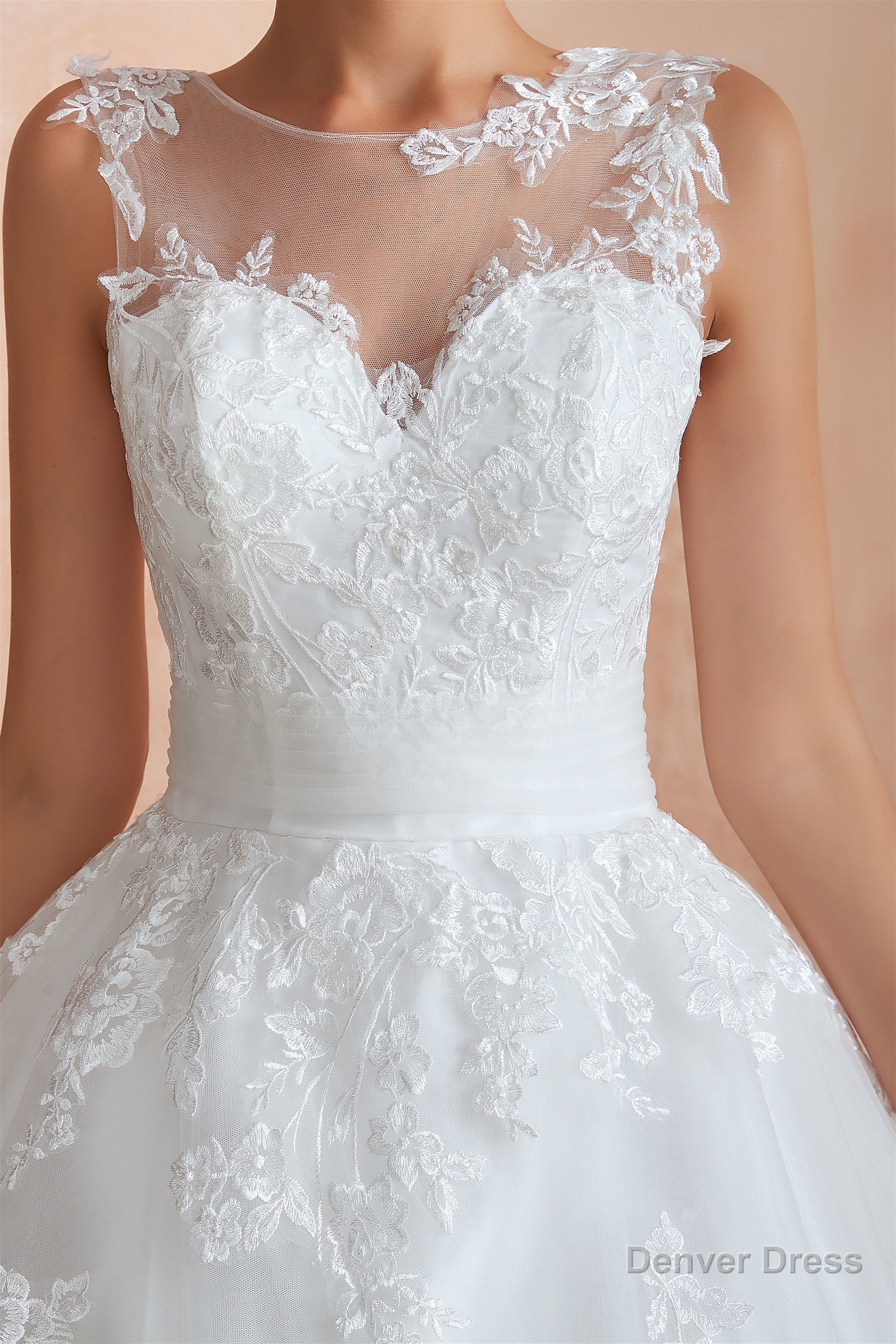 White Ball Gown Tulle Lace Appliques Sweetheart Sequins Wedding Dresses