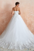 White Ball Gowns Tulle Lace Appliques Sweetheart Sequins Wedding Dresses
