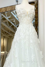 White Floral Applique Sweetheart Long Wedding Dresses With Sweeping Train Beautiful
