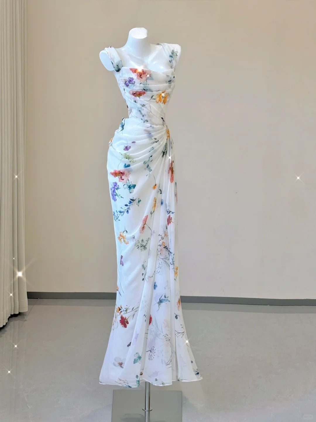 White Floral Elegant Sweet Sophisticated Long Chiffon Ball Gowns Prom Dress Secondary image