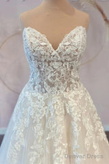 White Sweetheart A-Line Wedding Dress Tulle Lace Bridal Dress With Sweep Train Off Shoulder Elegant