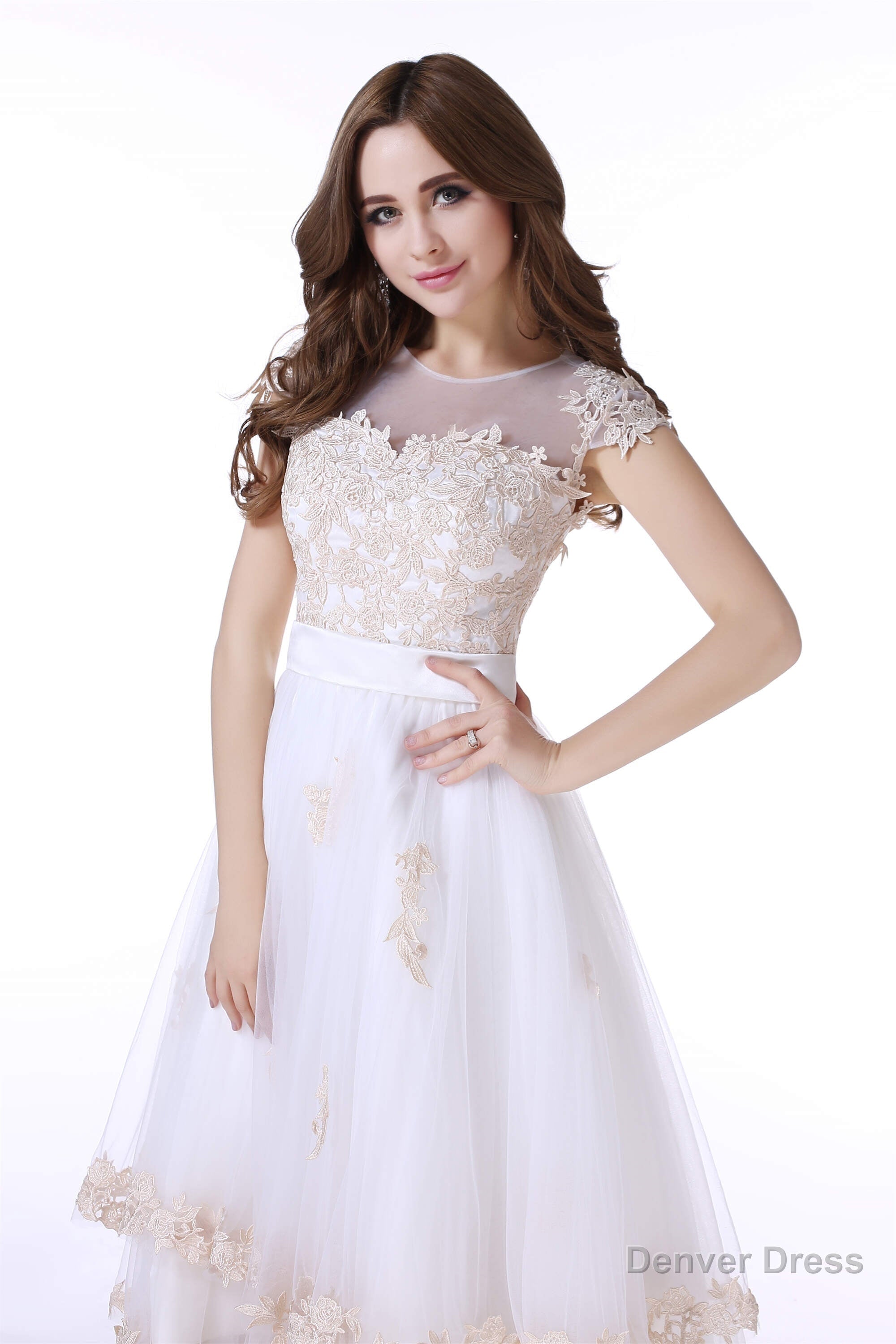 White Tulle Champagne Lace Tea Length Sleeveless Wedding Dresses Main image