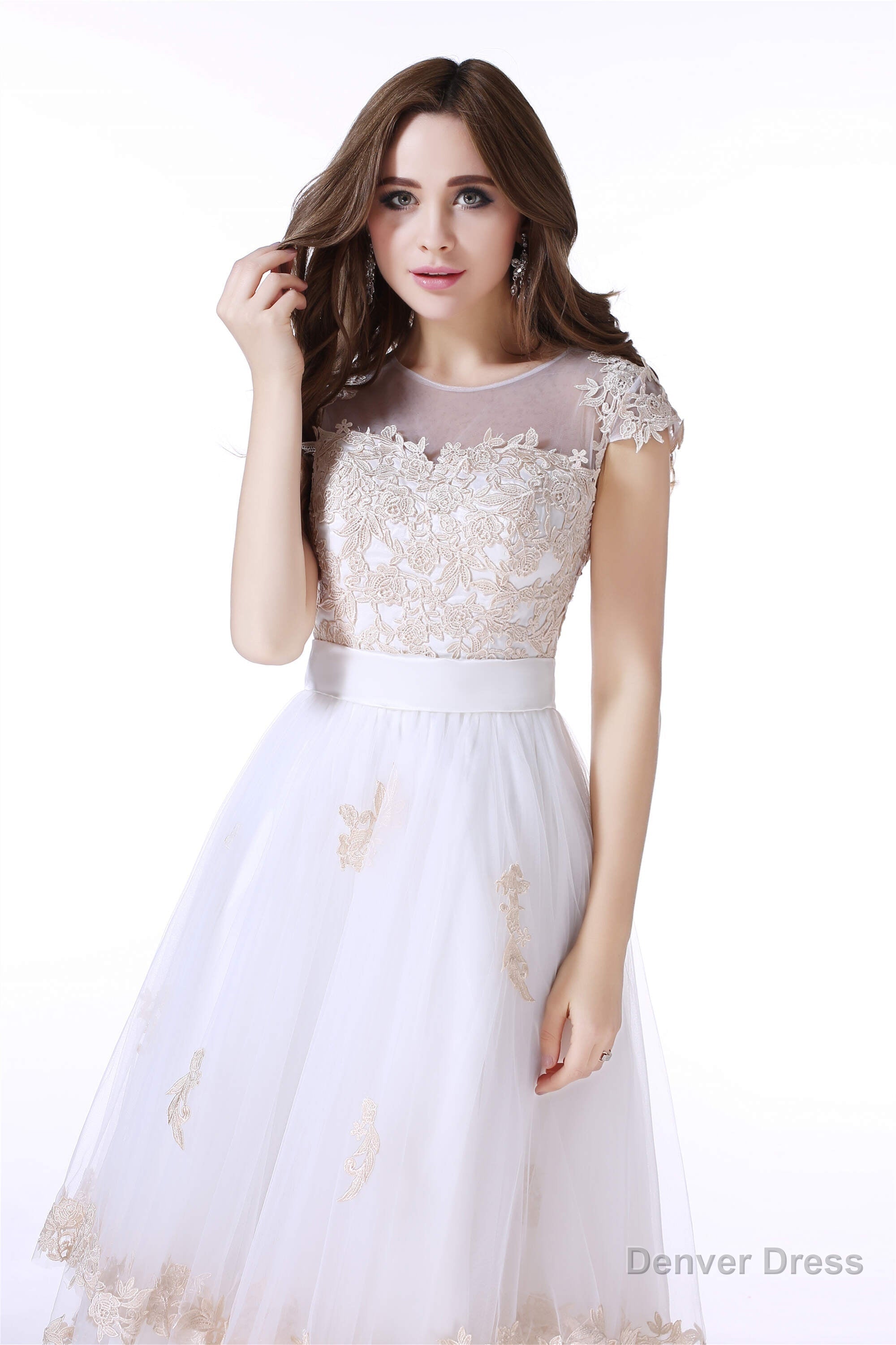 White Tulle Champagne Lace Tea Length Sleeveless Wedding Dresses Secondary image