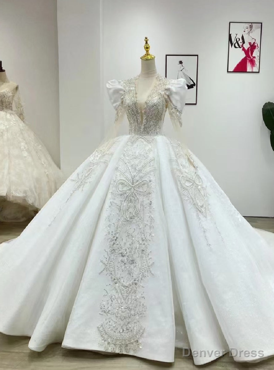 White Tulle V-neck Long Sleeve Appliques Wedding Dress Main image