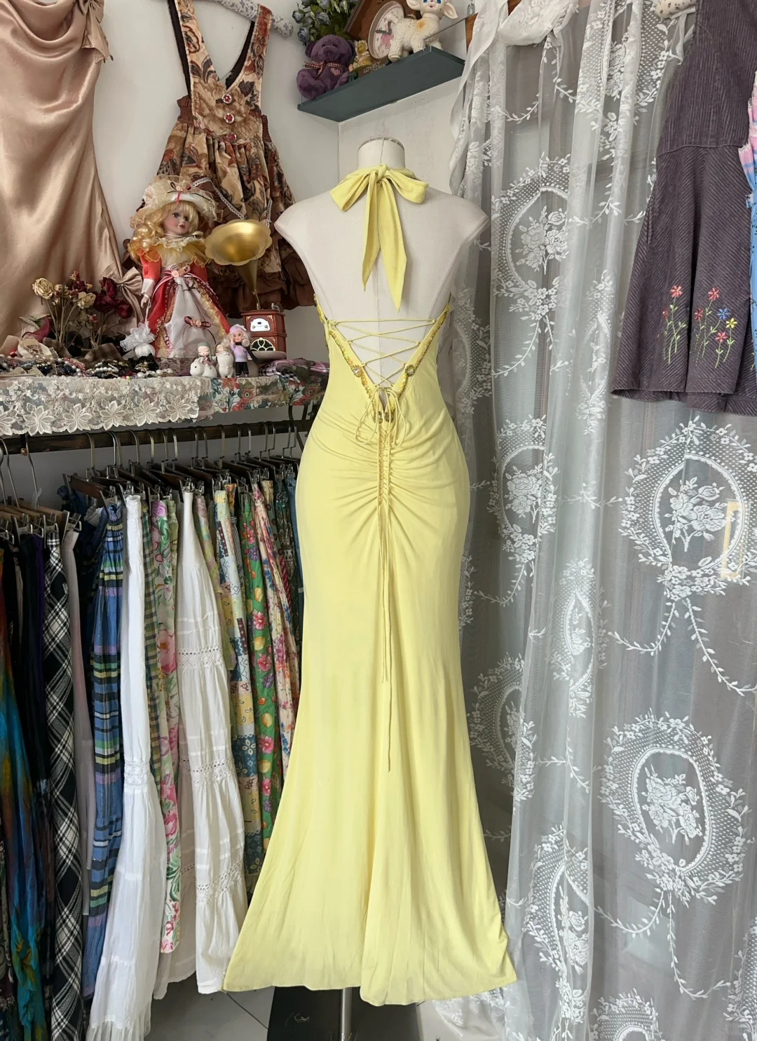 Yellow Halter Sweetheart Mermaid Vintage Long Prom Dress