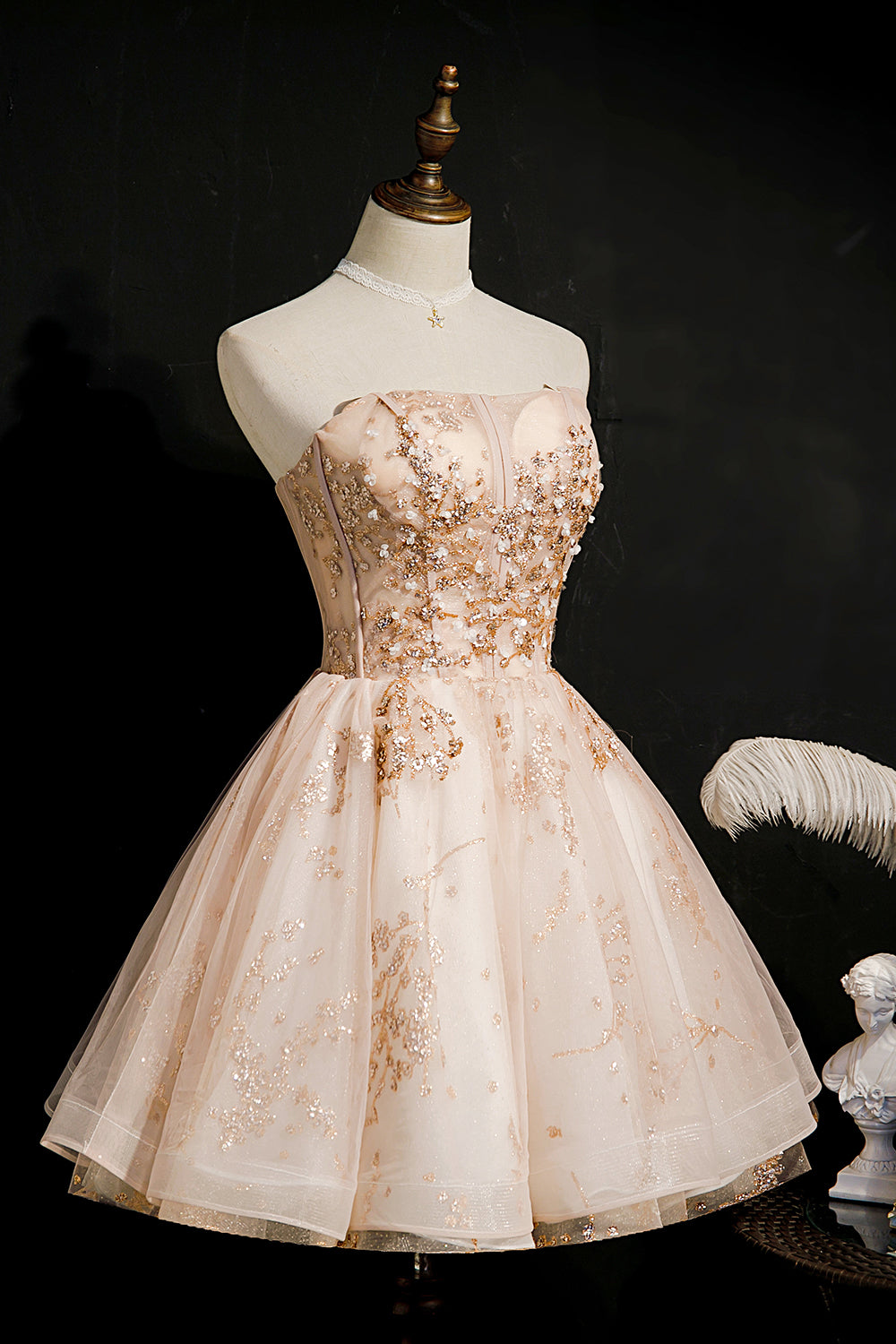 Champagne Strapless Sequins Tulle Short Homecoming Dresses