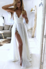 En linje v nakke hvit blonder lang kveldskjole med høy spalte v nakke hvit blonder brudekjole, hvit blonder formell kjole