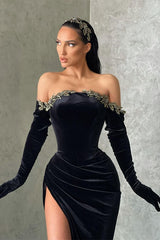 Vestido de baile de sereia de veludo de alta divisão preto