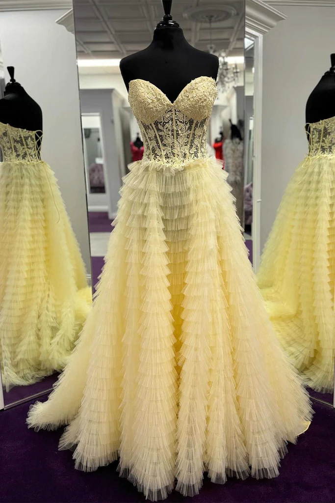 Cute Sweetheart Lace Appliques Tulle Long Prom Dress
