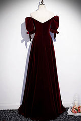 Bescheiden Bourgondische lange prom -jurken met vintage avondjurk met korte mouwen