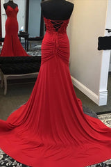 Pärlstav röd sjöjungfru klänning med applikationer