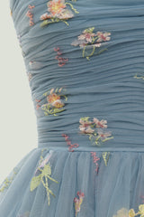 ग्रे ब्लू स्पेगेटी स्ट्रैप्स शॉर्ट होमकमिंग ड्रेस कढ़ाई के साथ