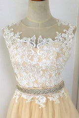 A-line Champagne with White Lace Round Neckline Party Dress Outfits For Girls, Beautiufl Wedding Party Dresses
