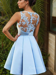A-Line Bateau Short Satin Homecoming Dresses For Black girls With Appliques Lace