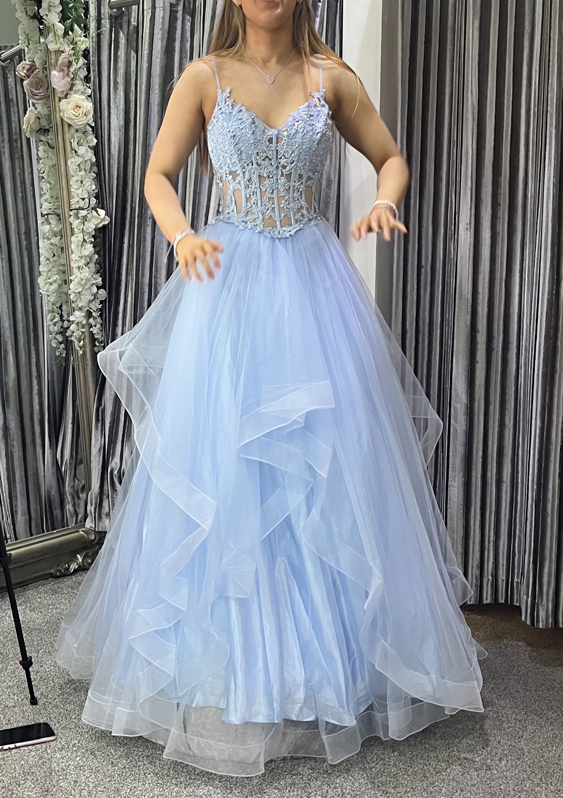 A Line V Neck Sleeveless Long Floor Length Tulle Charmeuse Prom Dress Outfits For Women With Appliqued Lace