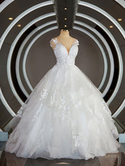 Ball-Gown V-neck Court Train Tulle Wedding Dresses For Black girls with Appliques Lace