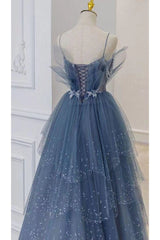 Upea sininen kimalteleva tylli helmillä varustettu prom -mekko, porrastettu muodollinen puku strassilla