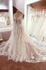 Charming Long A-Line Spaghetti Straps Appliques Lace Tulle Backless Wedding Dress