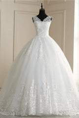 Classic White V neck Sleeveless Ball Gown Lace Wedding Dress