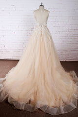 Elegant Long A-line Appliques Lace Tulle Wedding Dress