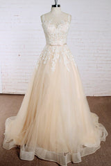 Elegant Long A-line Appliques Lace Tulle Wedding Dress