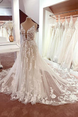 Gorgeous Spaghetti-Straps Lace Wedding Dress Outfits For Women Tulle Sleeveless Bridal Gowns