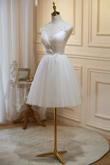 Ivory V Neck Tulle Lace Knee Length Prom Dress Outfits For Girls, Cute A-Line Homecoming Dress