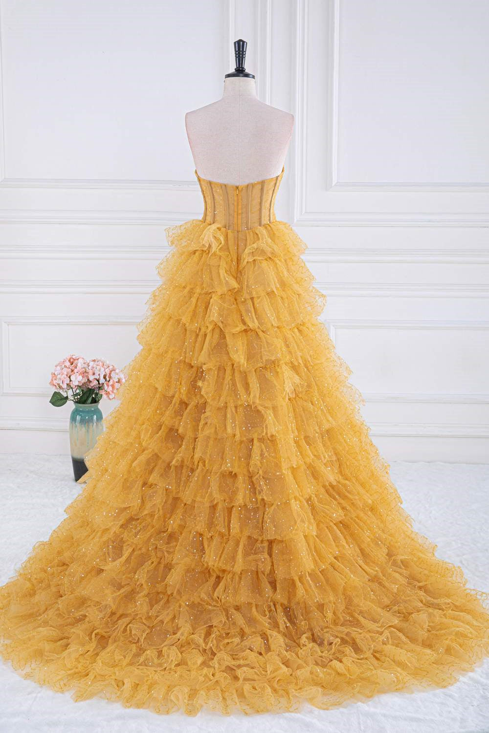 Layers Tulle Yellow Prom Dresses With Ruching Bodice