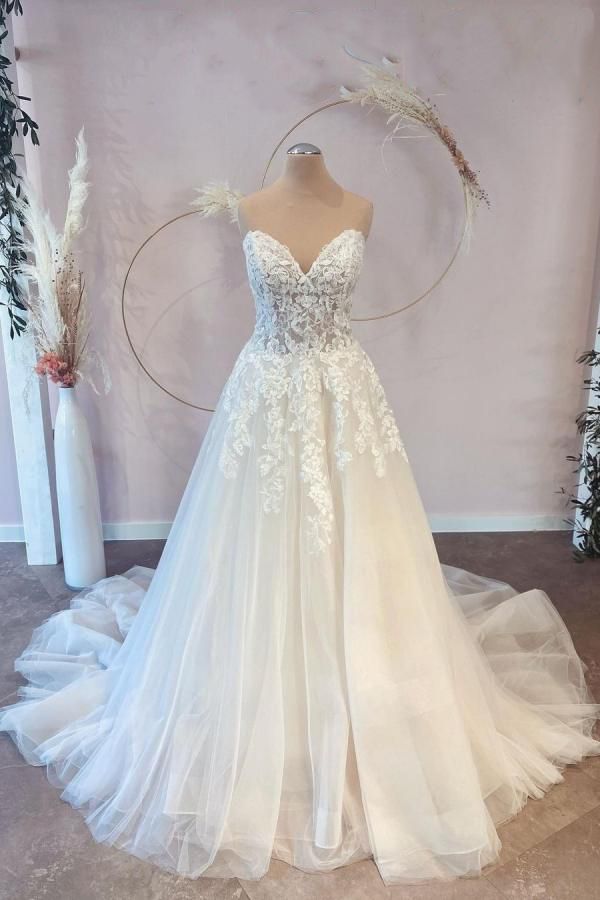 Long A-line Sweetheart Tulle Wedding Dress Outfits For Women with Lace