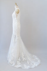 Long Mermaid V-neck Appliques Tulle Lace Wedding Dress