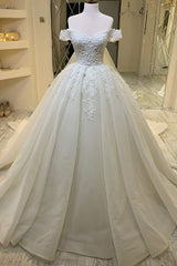 luxurious Off the ShoulderAppliques A line Ball Gowns Princess Bridal Gowns