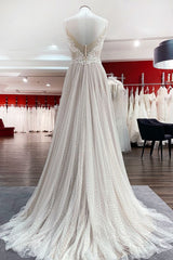 Luxury Long A-line V-neck Tulle Open Back Lace Wedding Dress