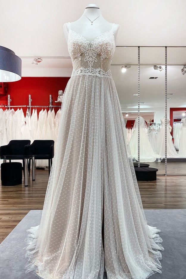 Luxury Long A-line V-neck Tulle Open Back Lace Wedding Dress
