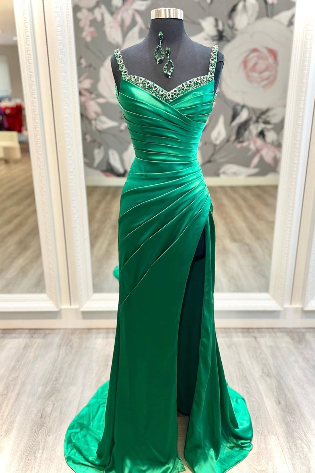 Mermaid Satin Long Prom Dress Outfits For Girls, Green Satin Evening Dress Outfits For Women with Beaded