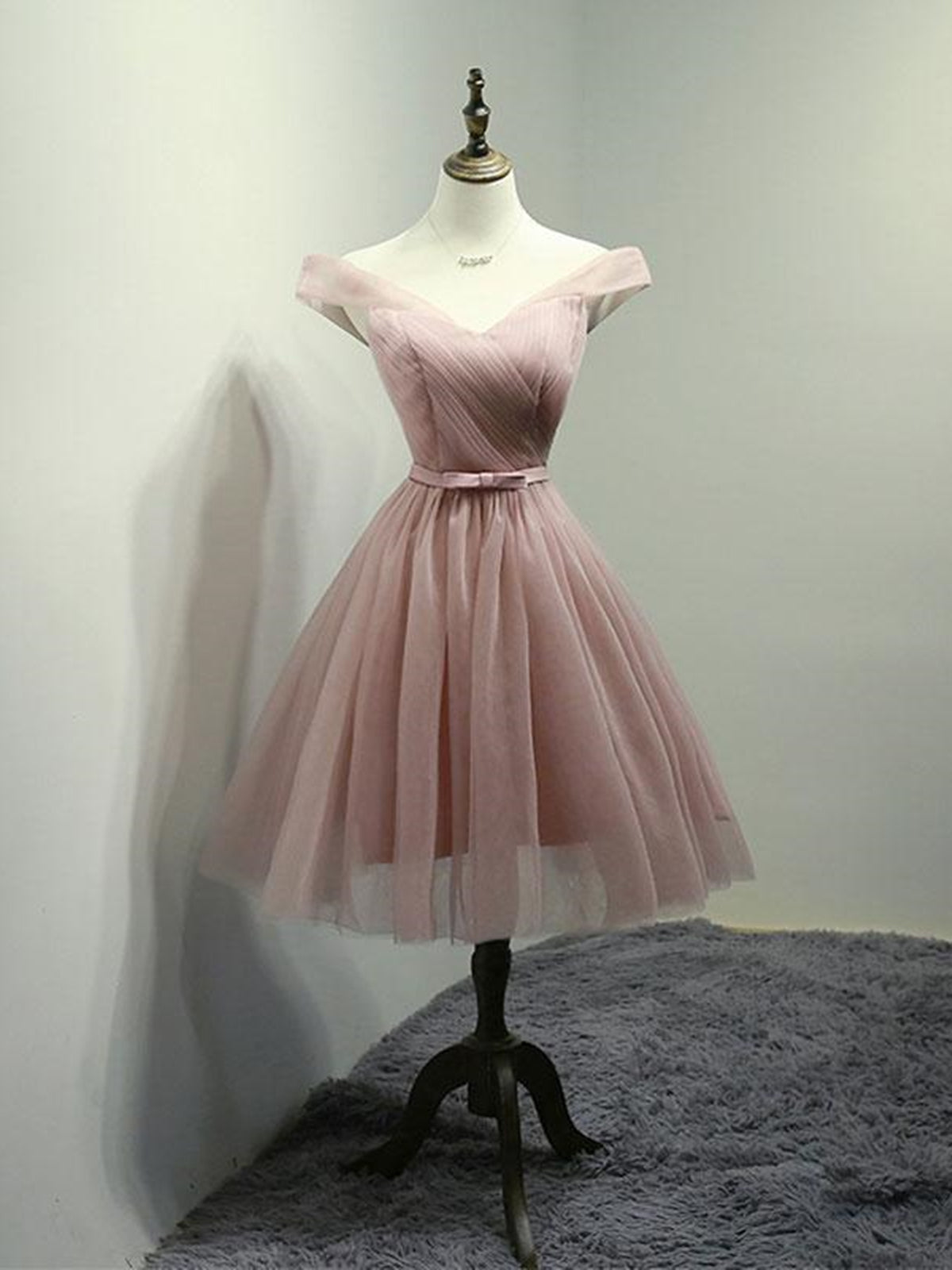 Off the Shoulder Short Pink Tulle Prom Dresses For Black girls For Women, Short Pink Formal Bridesmaid Dresses