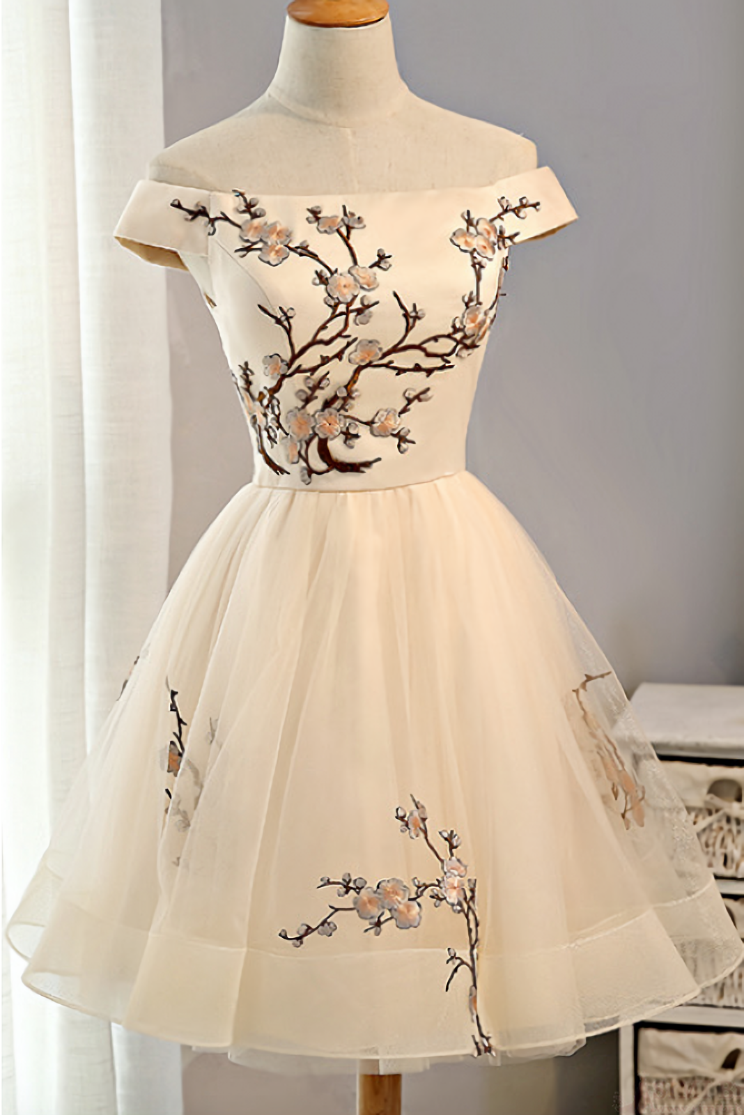Cap Sleeves Embroidery Tulle Short A Line Prom Dresses