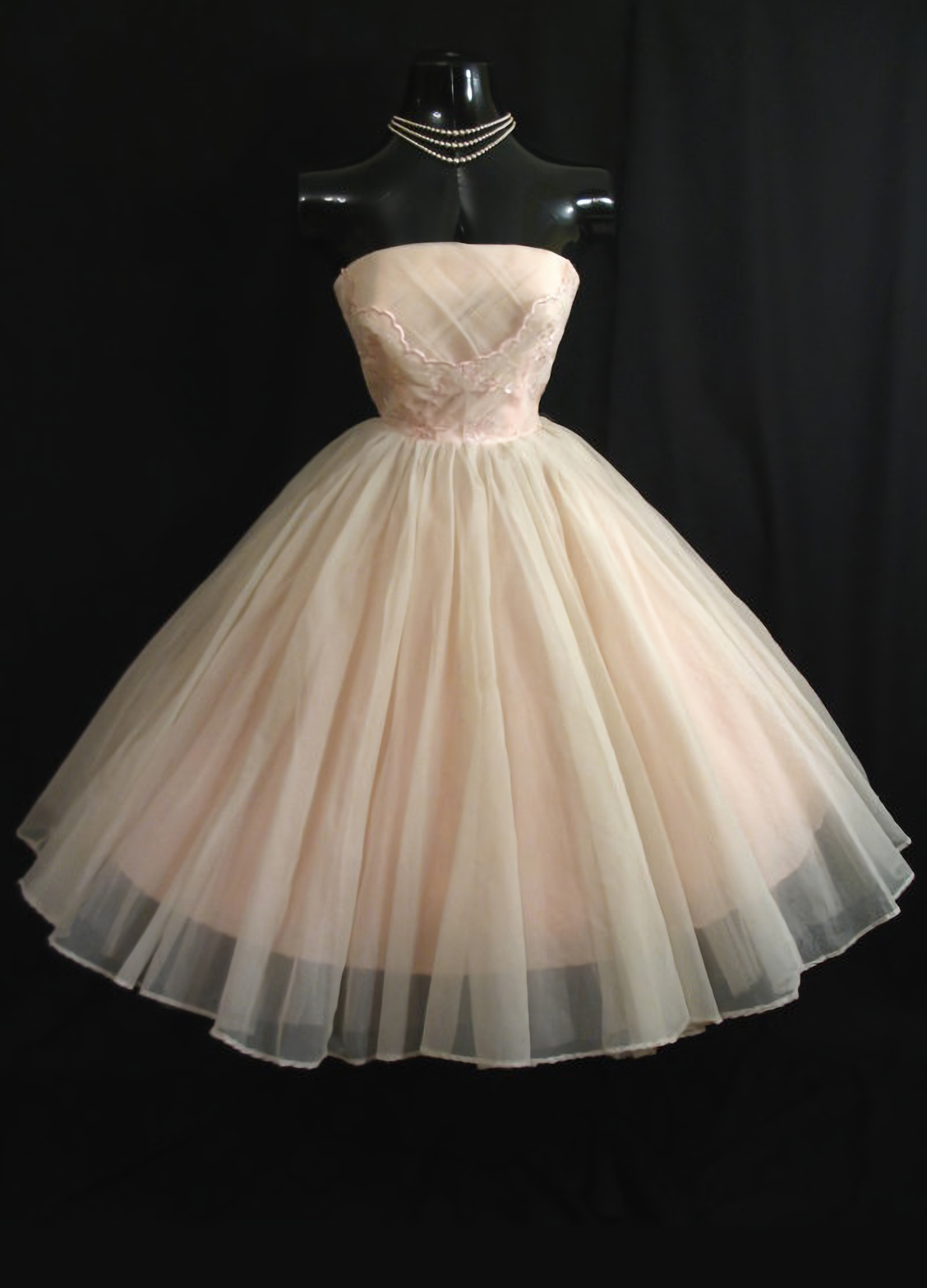 Ball- Short Strapless Tulle Prom Dresses