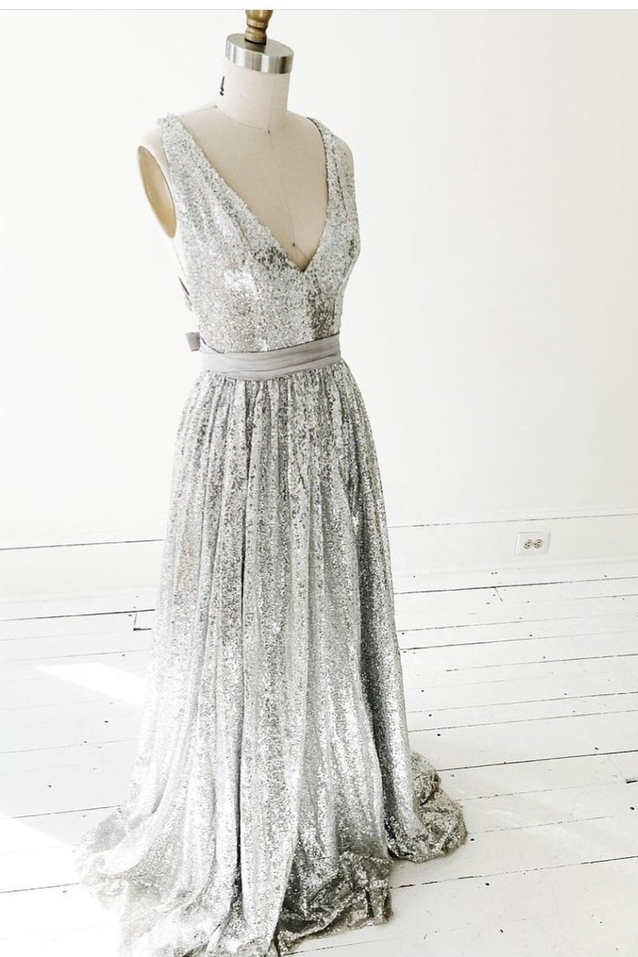 Sparkly A-line Silver Sequin Prom Dresses For Black girls with V-neckline
