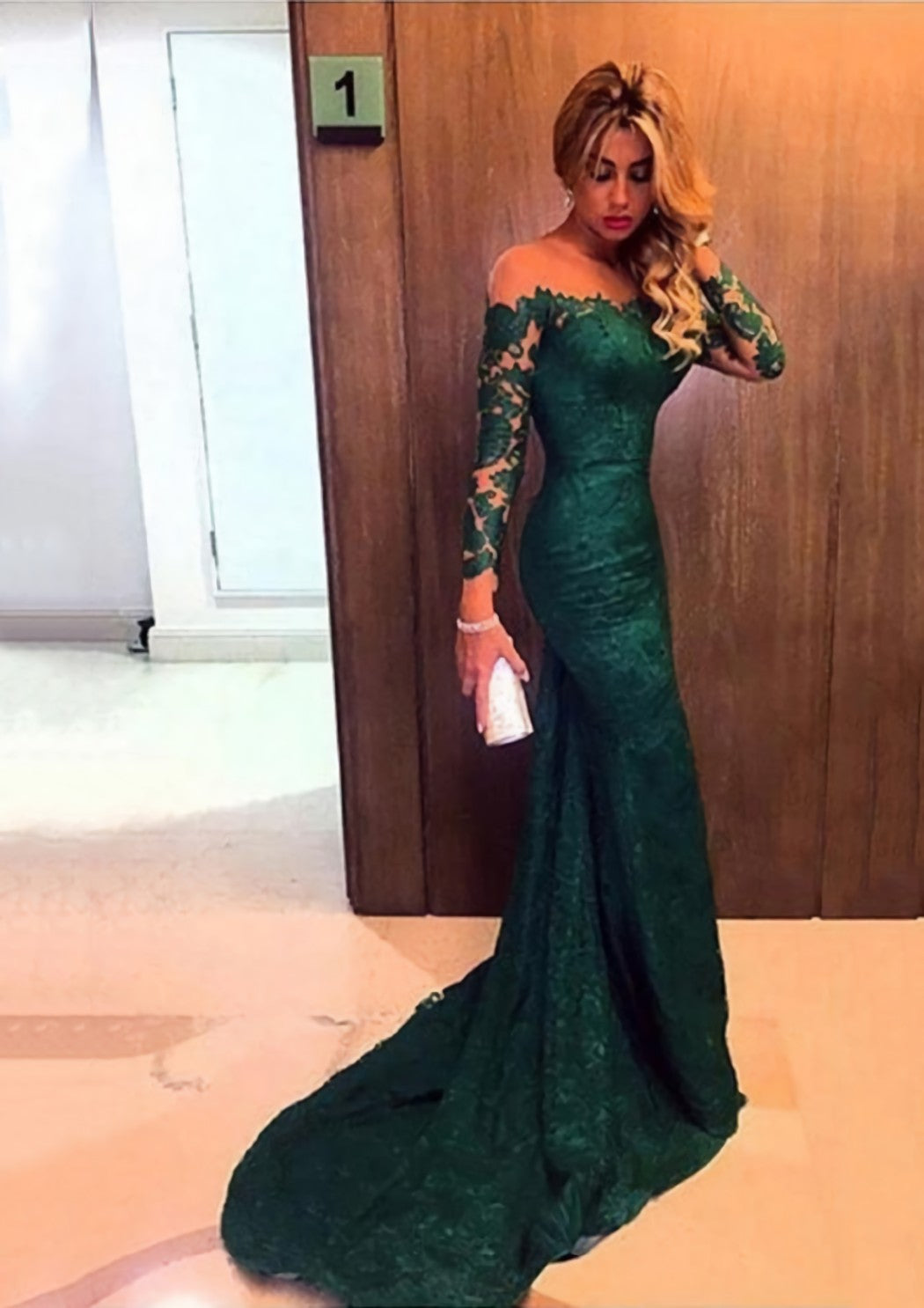 Trumpet Mermaid Full Long Sleeve Bateau Chapel Train Lace Prom Dress Outfits For Women With Appliqued