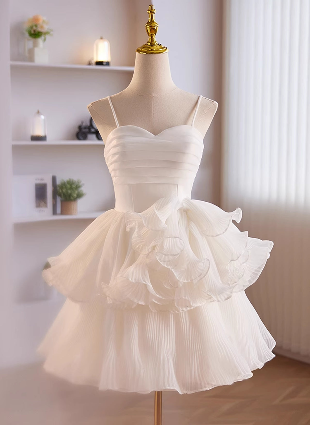 White Tulle Straps Short Graduation Dress Outfits For Girls, White Tulle Sweetheart Prom Dress